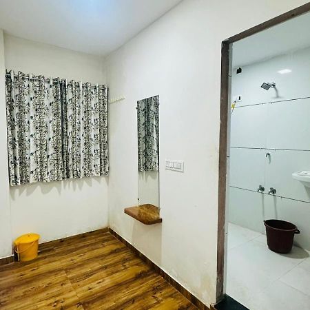 Patel Hotel & Guest House Shanor Buitenkant foto